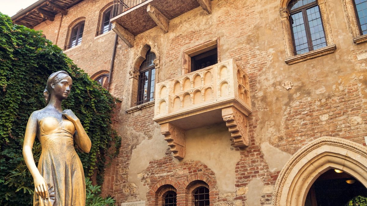  Casa e estátua de Julieta – Verona, Itália 